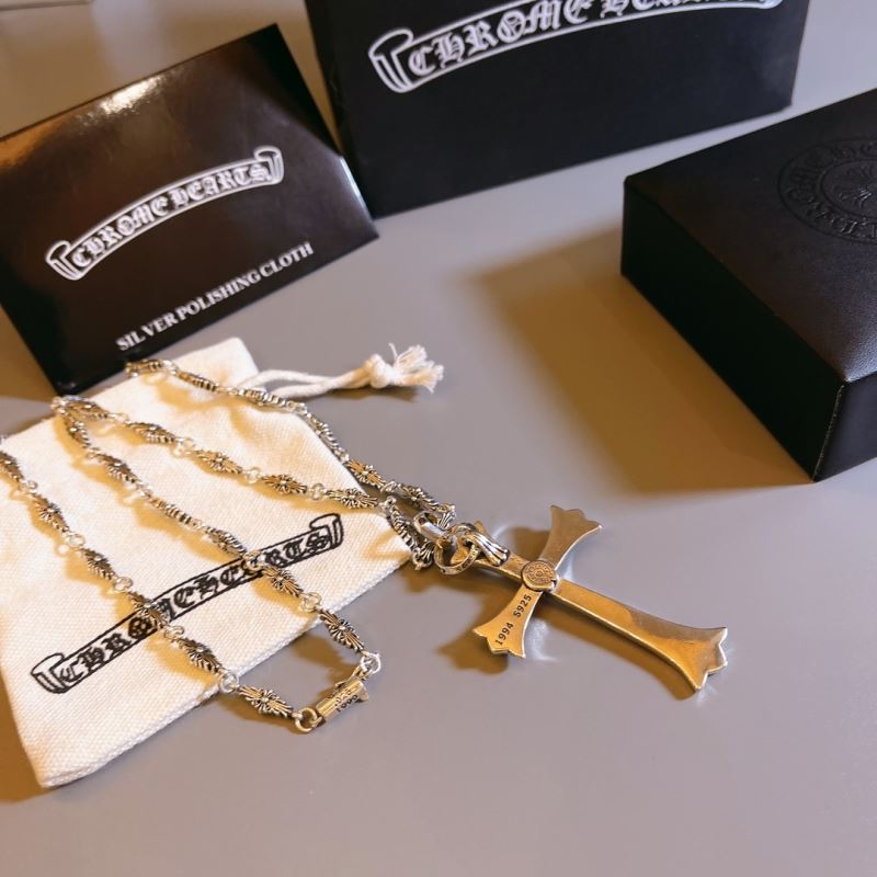 Ch*0me He**ts necklaces